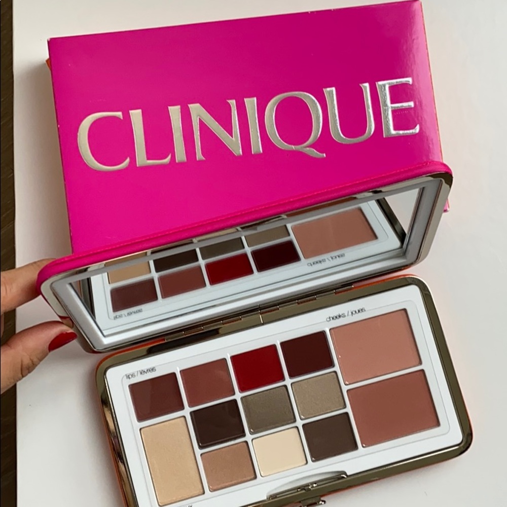 NWOT Limited Edition Clinique case of the pretties